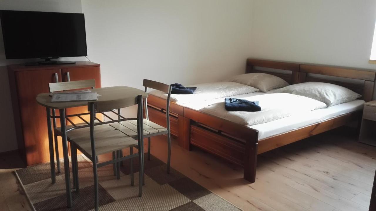 Ubytovani V Soukromi Opolany U Podebrad Exterior foto